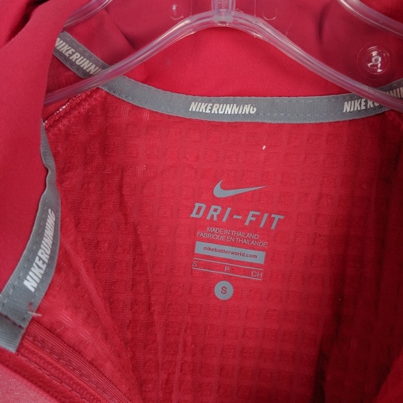 Nike | Pink Red Running Jacket - E86 - Picture 5 of 7